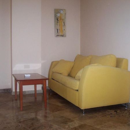 Hotel Al-Yussana Lucena Bagian luar foto
