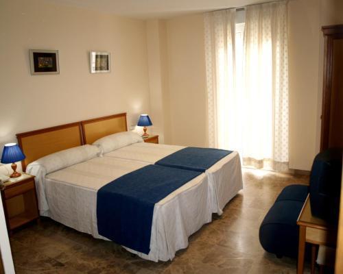 Hotel Al-Yussana Lucena Bagian luar foto