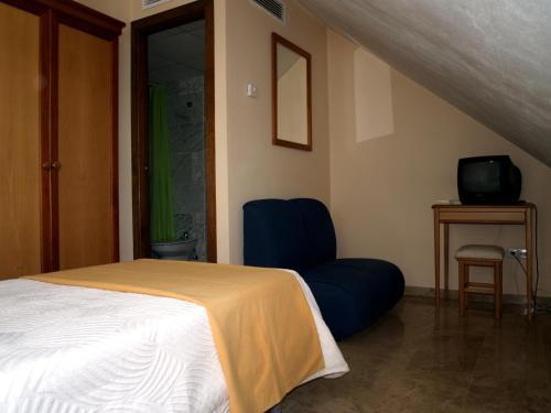 Hotel Al-Yussana Lucena Bagian luar foto